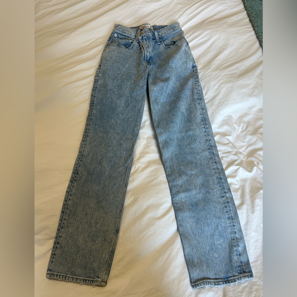 Abercrombie & Fitch the 90s Striaght Ultra High Rise Jeans -size 25 short